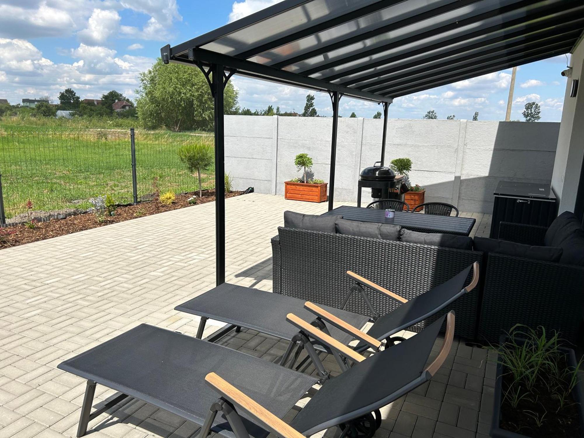 Apartman Zuzana Nesvady Extérieur photo